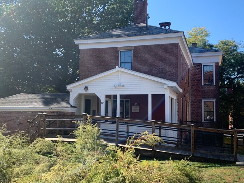 More Photos Of 83 Maple St, Springfield Office For Lease