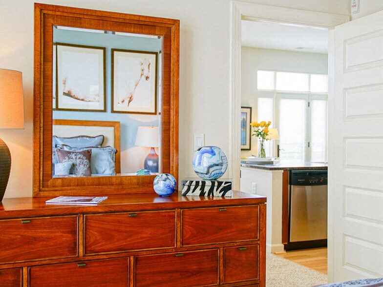 More Photos Of 670 Downey Green, Hampton Apartments For Sale