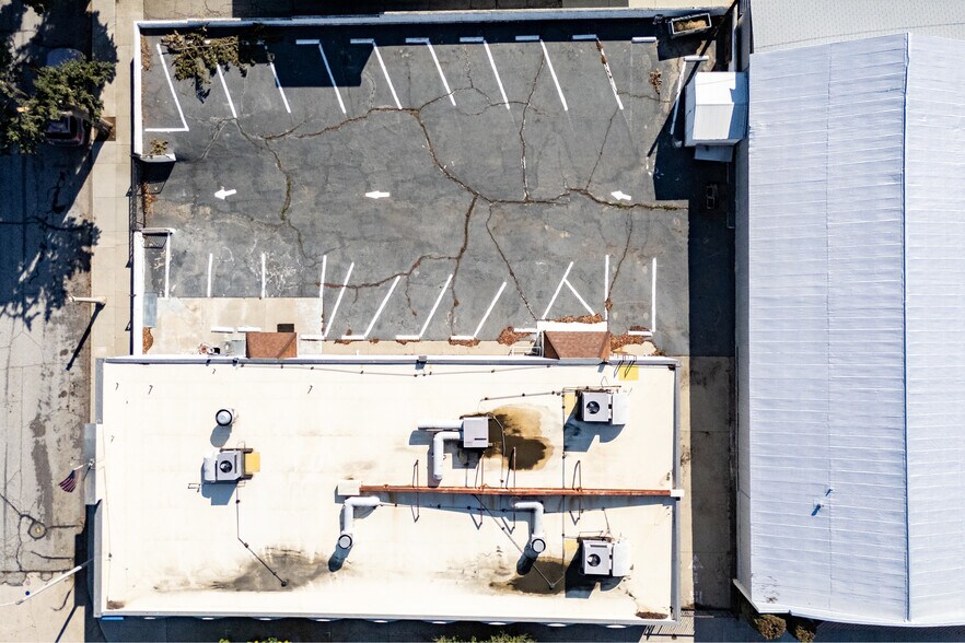 More Photos Of 463 Martelo Ave, Pasadena Office For Sale