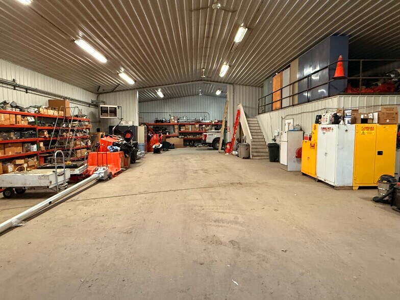 More Photos Of 1828 23rd St S, Moorhead Warehouse For Lease