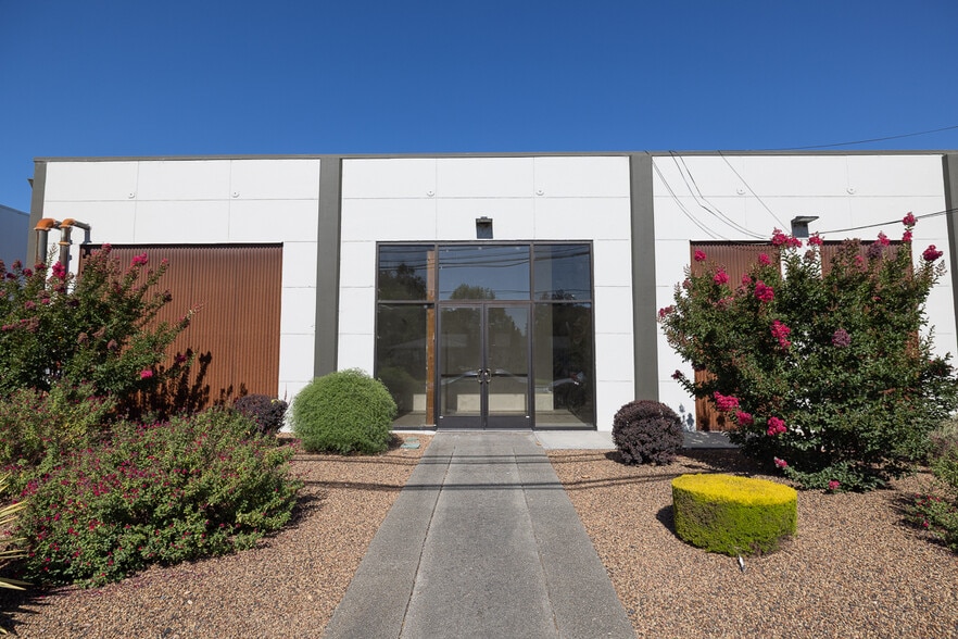 More Photos Of 3075 Coffey Ln, Santa Rosa Industrial For Lease