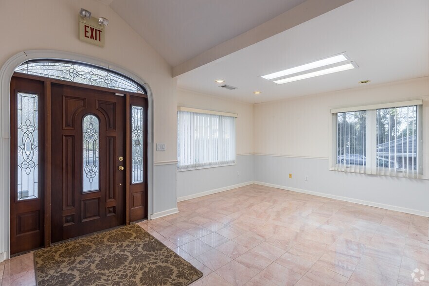 More Photos Of 3136 Clairmont Rd NE, Brookhaven Medical For Sale