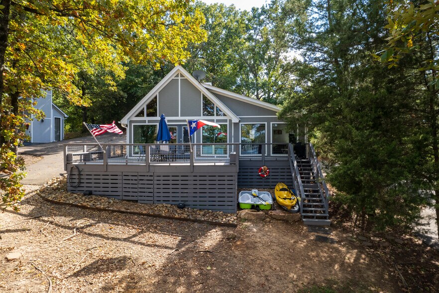 More Photos Of 108 E Barker Creek Dr, Scroggins Flex For Sale