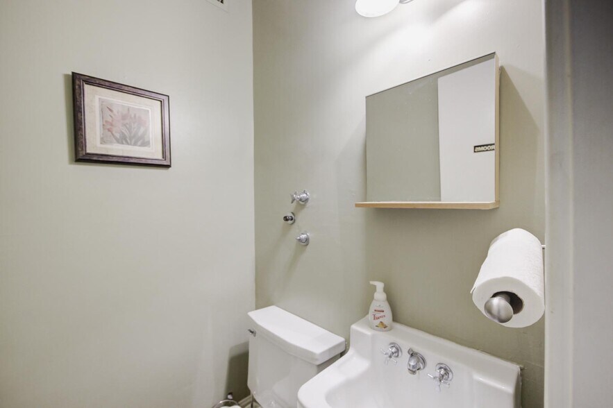 More Photos Of 39 E Chestnut Hill Ave, Philadelphia Medical For Sale