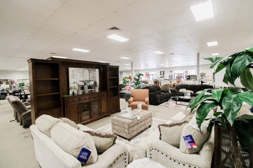 More Photos Of 1315 W Screven St, Quitman Storefront For Sale