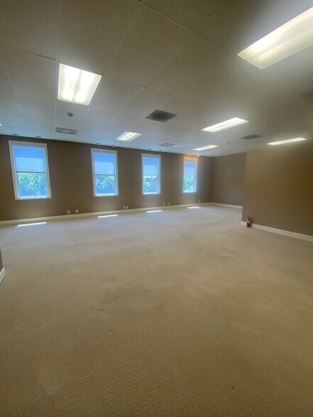 More Photos Of 1214-1218 Main St, Saint Helena Storefront Retail Office For Lease