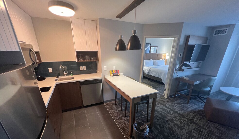 More Photos Of 7418 Washington Ave, Mount Pleasant Hotel For Sale