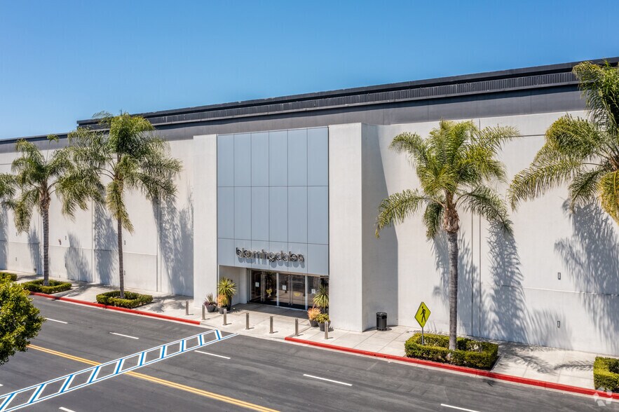 More Photos Of 3333 Bristol St, Costa Mesa Department Store For Lease