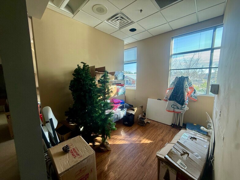 More Photos Of 449621 Us-301, Callahan Medical For Lease