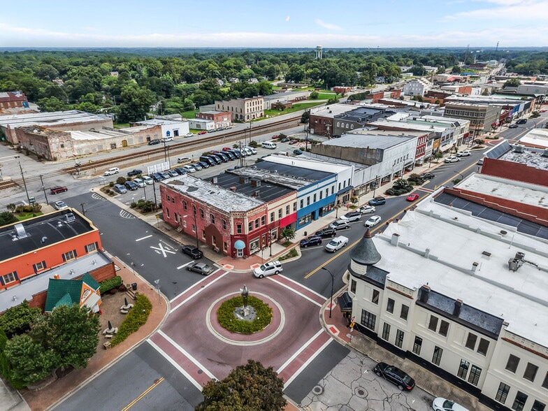More Photos Of 220-222 S Scales St, Reidsville Storefront Retail Office For Sale