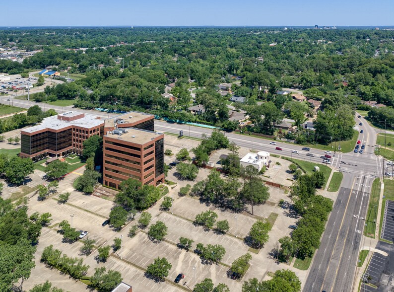 More Photos Of 909 ESE Loop 323, Tyler Office For Sale