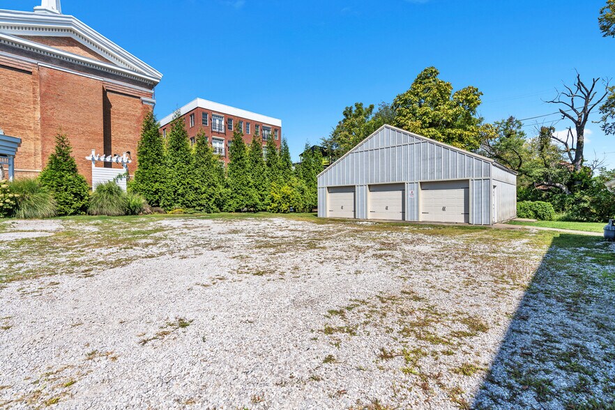 More Photos Of 30 E 3rd St, New Albany Warehouse For Sale