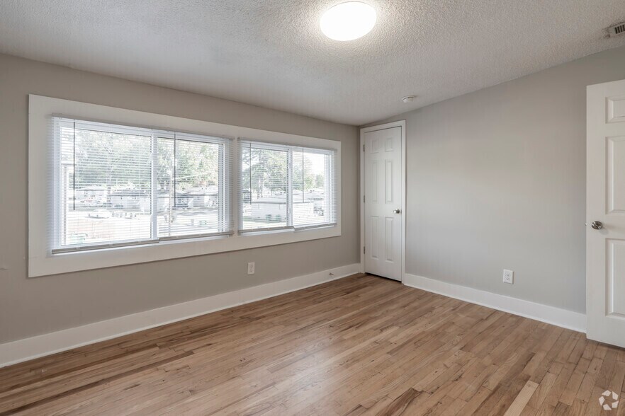 More Photos Of 2201 Alma Ct, Charlotte Apartments For Sale