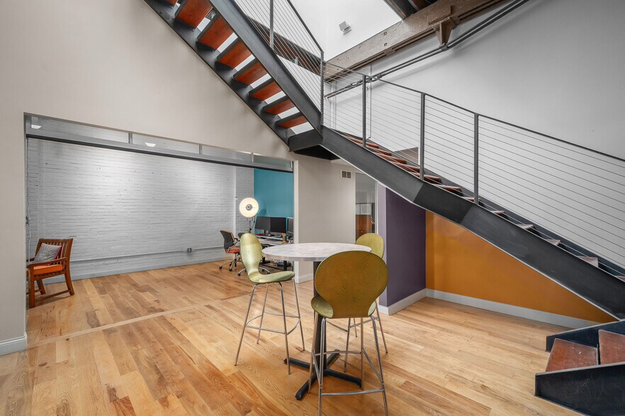 More Photos Of 3024 Locust St, Saint Louis Storefront For Sale