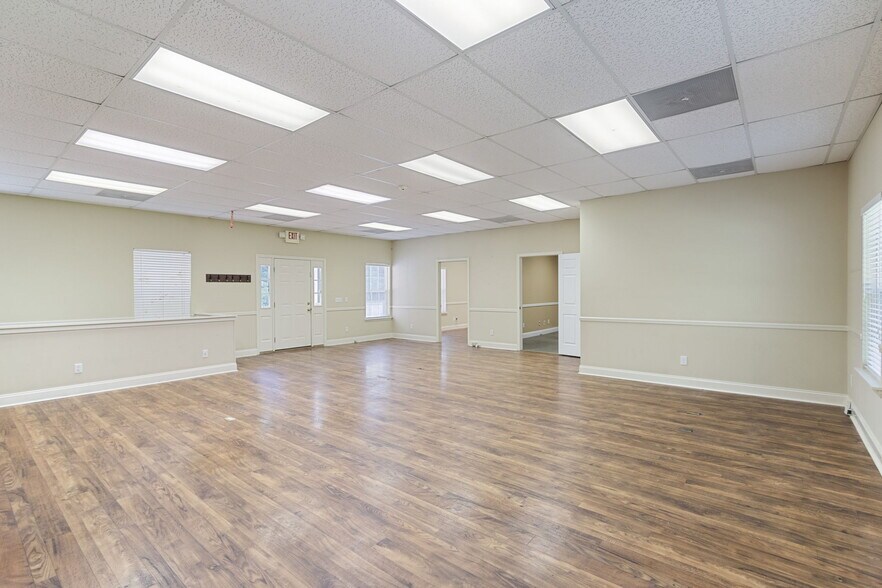 More Photos Of 415 Fisk Ave, Demorest Medical For Sale