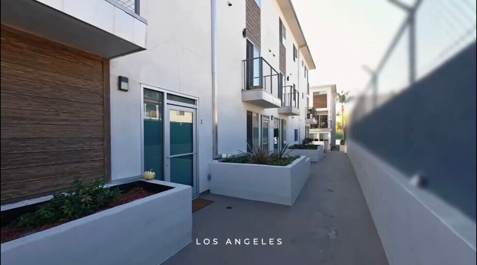 More Photos Of 1245 N New Hampshire Ave, Los Angeles Apartments For Sale
