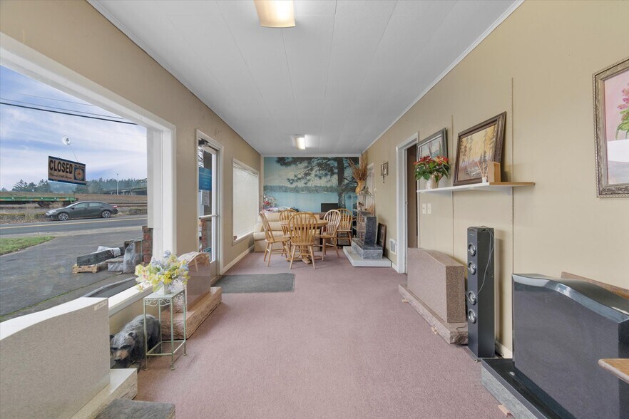 More Photos Of 101 Academy St, Kelso Distribution For Sale