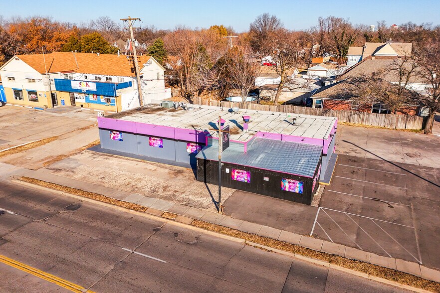 More Photos Of 212 W Harry St, Wichita Bar For Sale