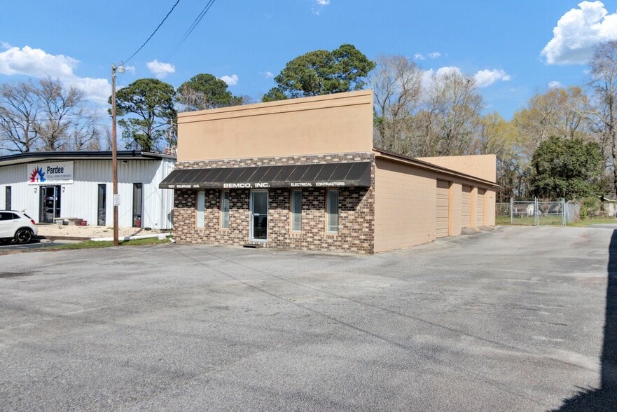 More Photos Of 1950 Belgrade Ave, Charleston Office For Lease