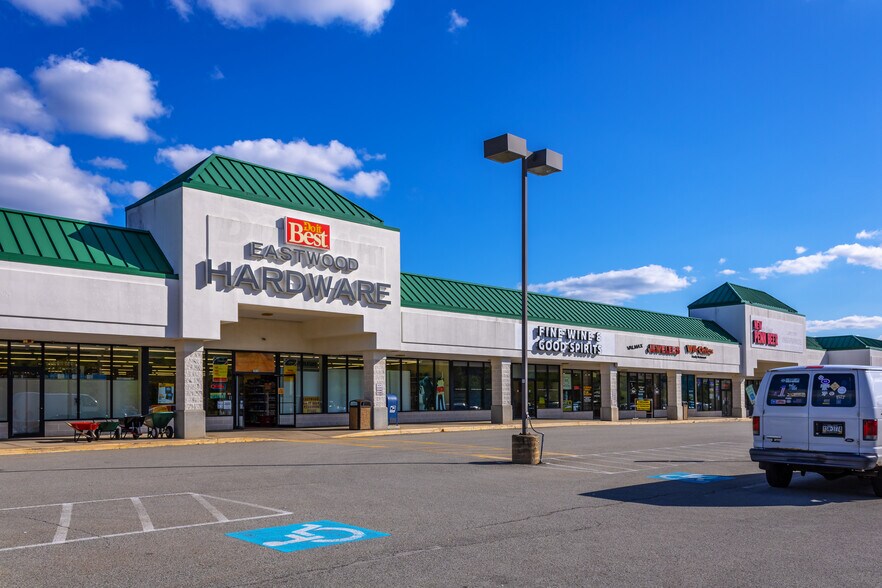 More Photos Of 2016 Penny Ln, Jeannette Unknown For Lease