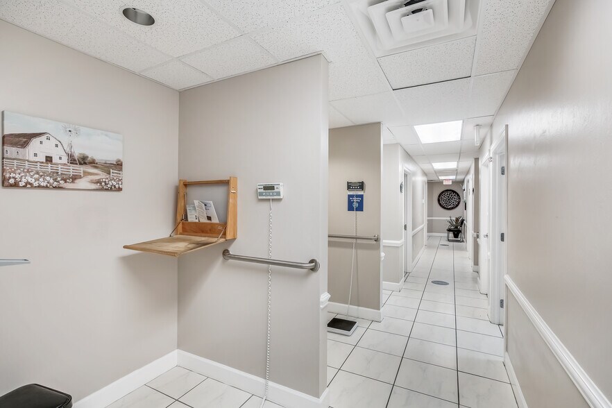 More Photos Of 13214 Palm Beach Blvd, Fort Myers Medical For Sale