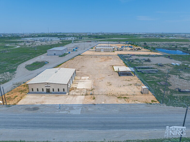 More Photos Of 2011 S Crane Ave, Odessa Warehouse For Lease
