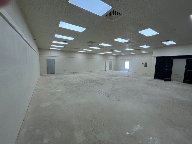 More Photos Of 4975 West Ln, Stockton Freestanding For Lease