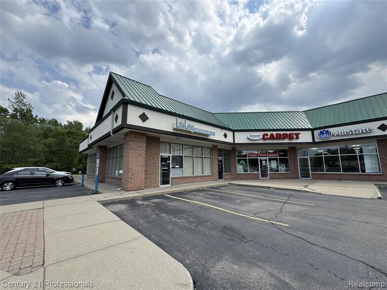More Photos Of 43970-44002 Gratiot Ave, Clinton Township Unknown For Lease