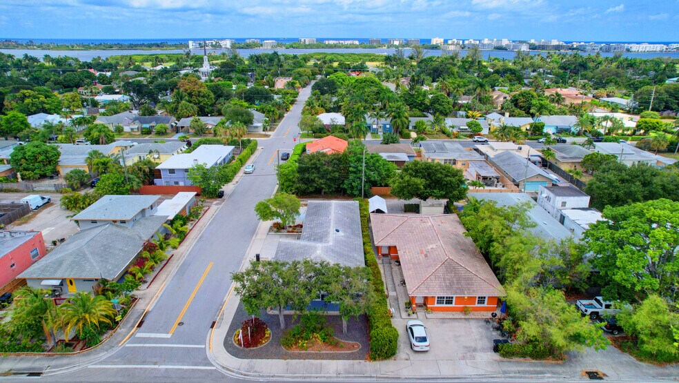 More Photos Of 830 N Federal Hwy, Lake Worth Office For Lease