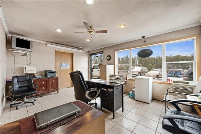 More Photos Of 401 N 5th St, Custer Industrial For Sale