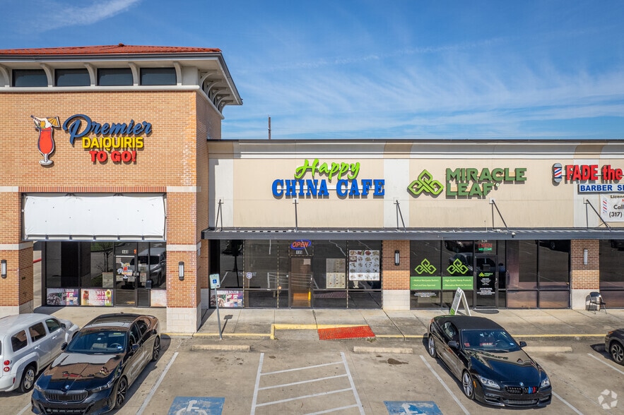 More Photos Of 4001 S Sam Houston Pky, Houston Storefront For Lease