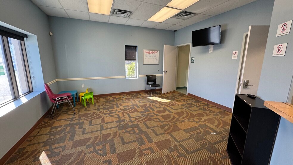 More Photos Of 4379 Easton Ave, Bethlehem Office For Sale