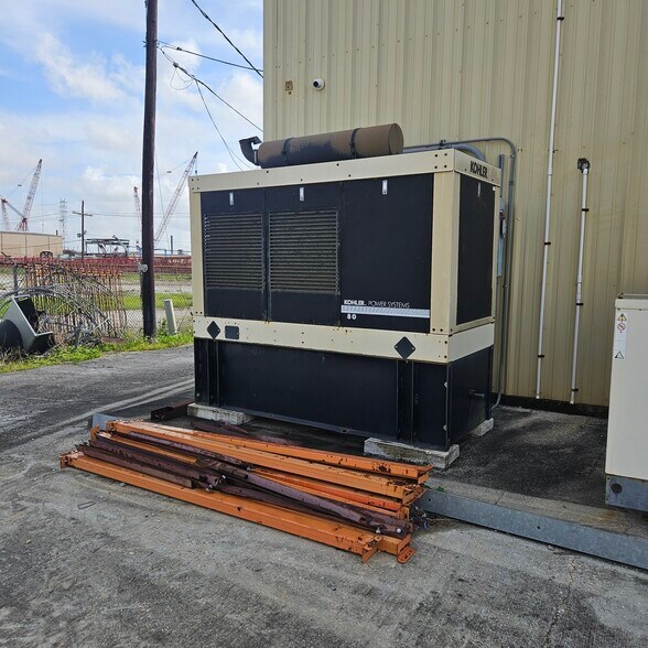 More Photos Of 1900 Destrehan Ave, Harvey Warehouse For Sale