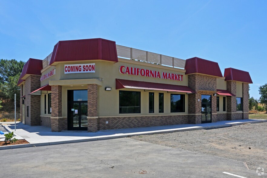 More Photos Of 1490 E Main St, Woodland Freestanding For Lease