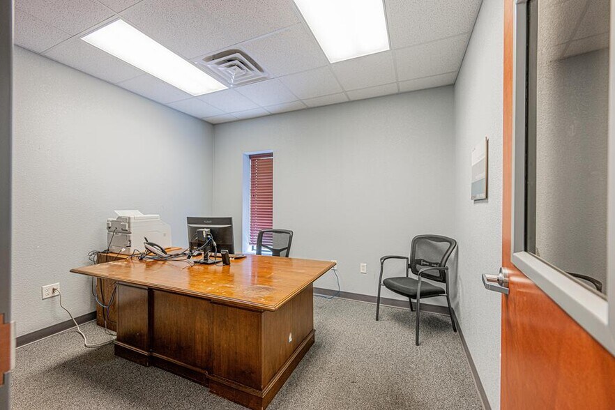 More Photos Of 650 S John Ben Shepperd Pky, Odessa Office For Sale