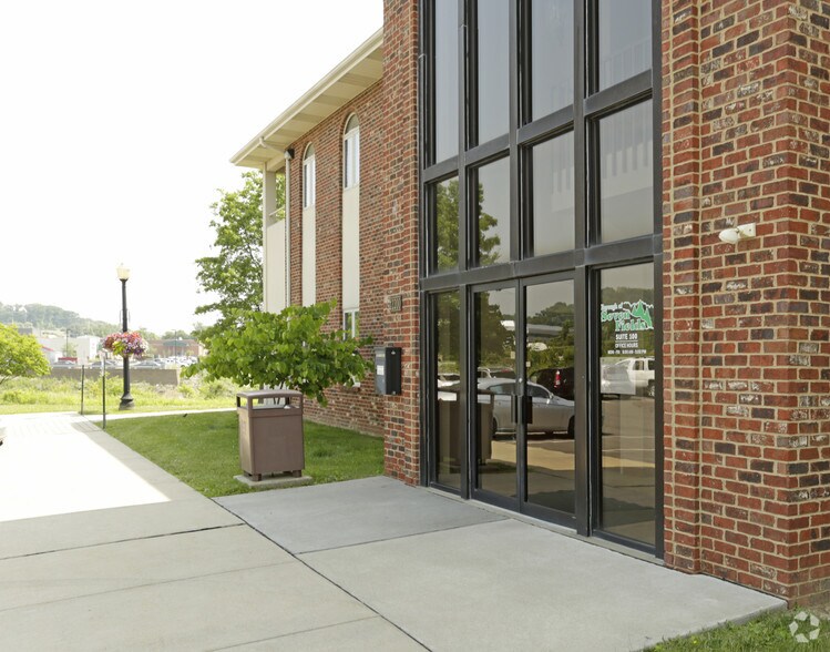 More Photos Of 2200 Garden Dr, Seven Fields Office For Lease