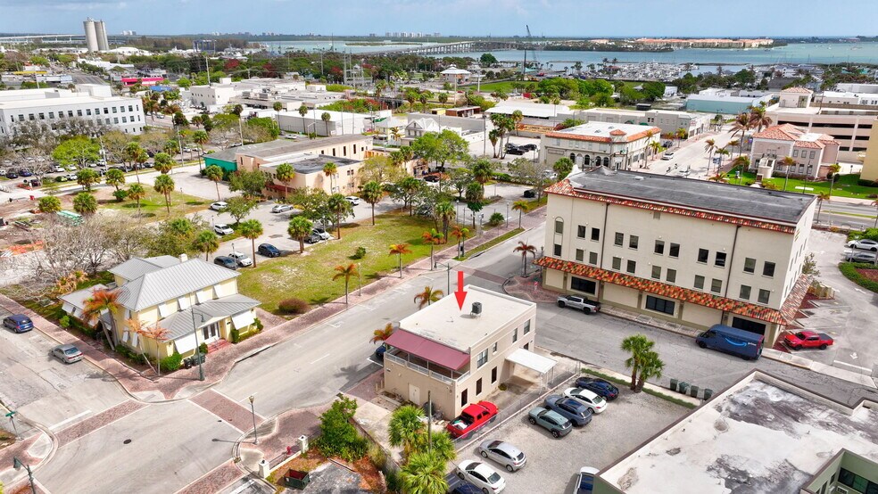 More Photos Of 129 N 5th St, Fort Pierce Storefront Retail Residential For Lease