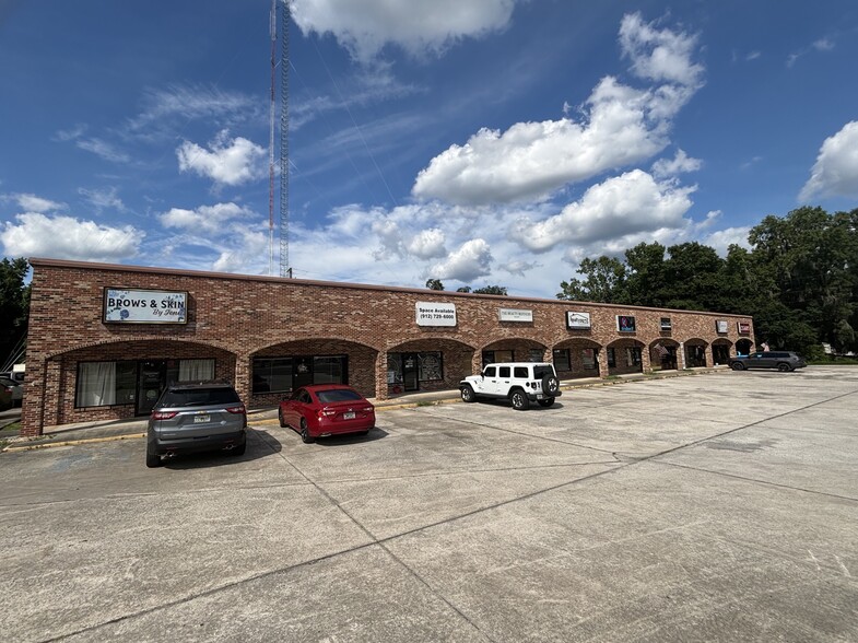 Primary Photo Of 801 E King Ave, Kingsland General Retail For Sale