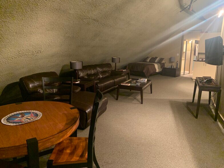 More Photos Of 3063 Outlet Center Dr, Sealy Flex For Sale