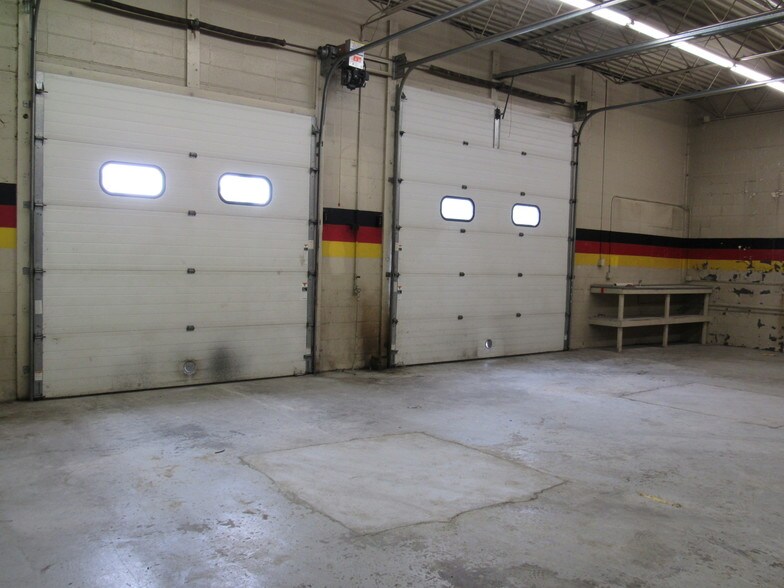 More Photos Of 4794 S Dixie Dr, Dayton Auto Repair For Lease