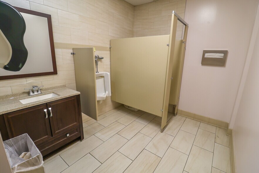 More Photos Of 13131 Champions Dr, Houston Medical For Lease