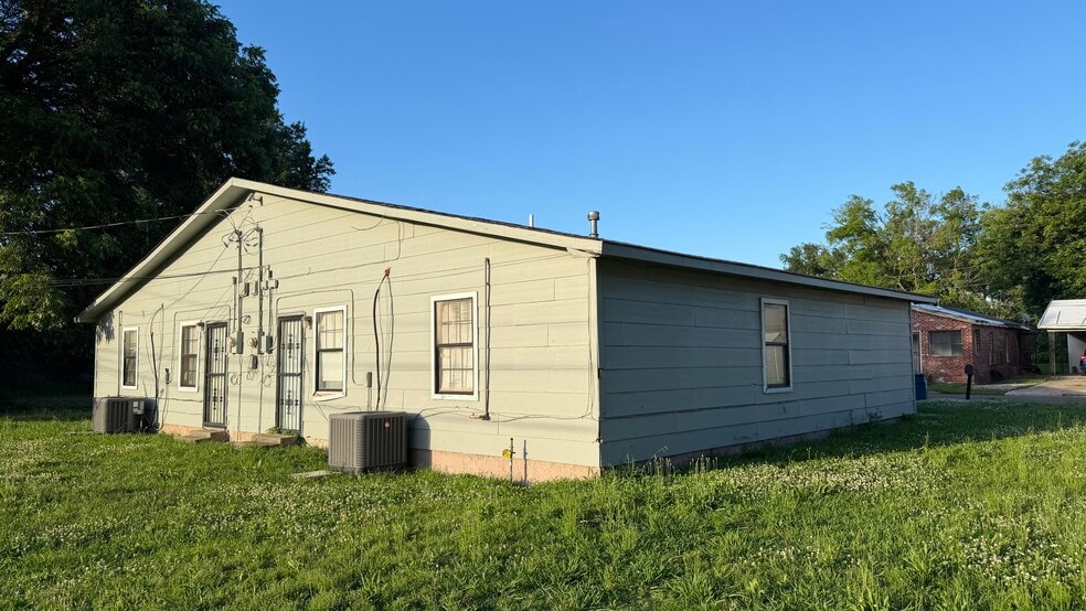 More Photos Of 611 Barnes Ave, Clarksdale Apartments For Sale