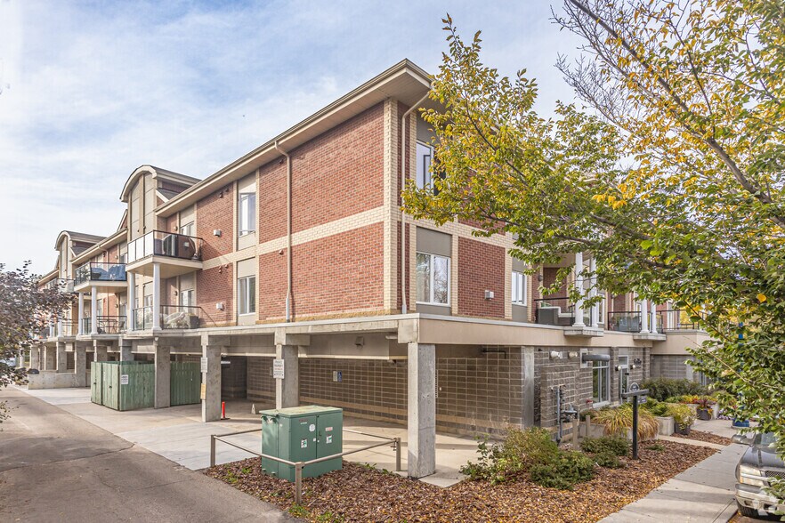 More Photos Of 9750 94 St, Edmonton Apartments For Lease