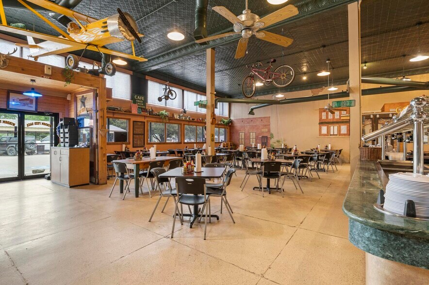 More Photos Of 412-414 Main St, Windom Restaurant For Sale