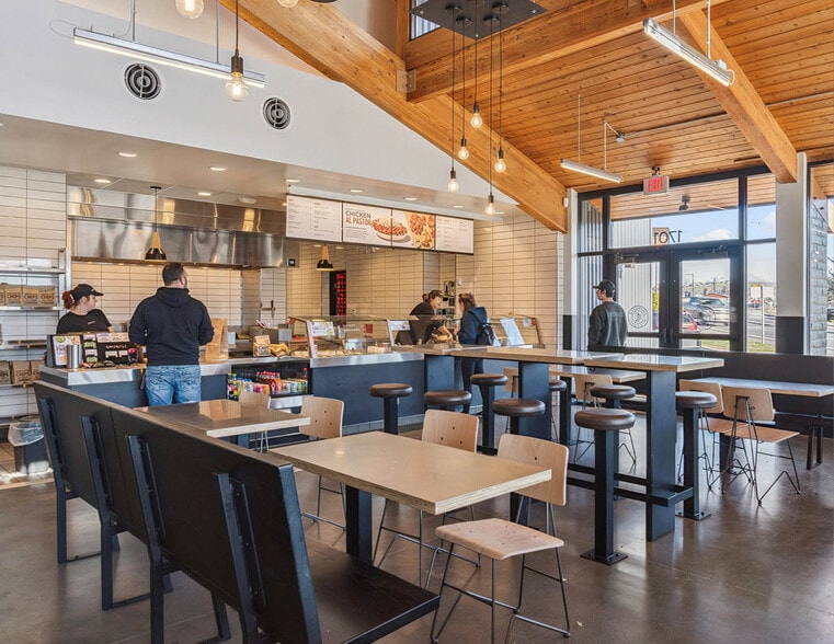 More Photos Of 1701 SW Court Ave, Pendleton Bank For Sale