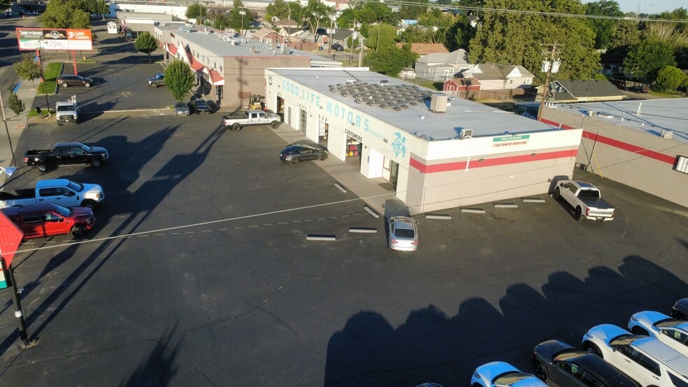 More Photos Of 211-221 11th Ave N, Nampa Auto Repair For Sale