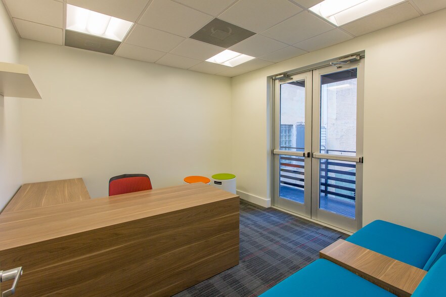 More Photos Of 127 N Magnolia Ave, Orlando Office For Sale