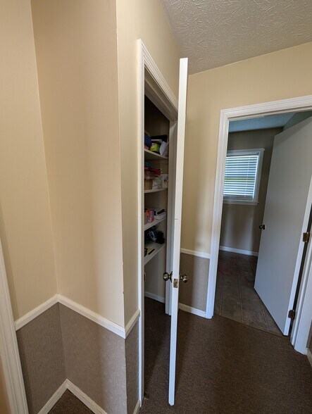 More Photos Of 707 Jewell Rd, Wilmore Warehouse For Sale