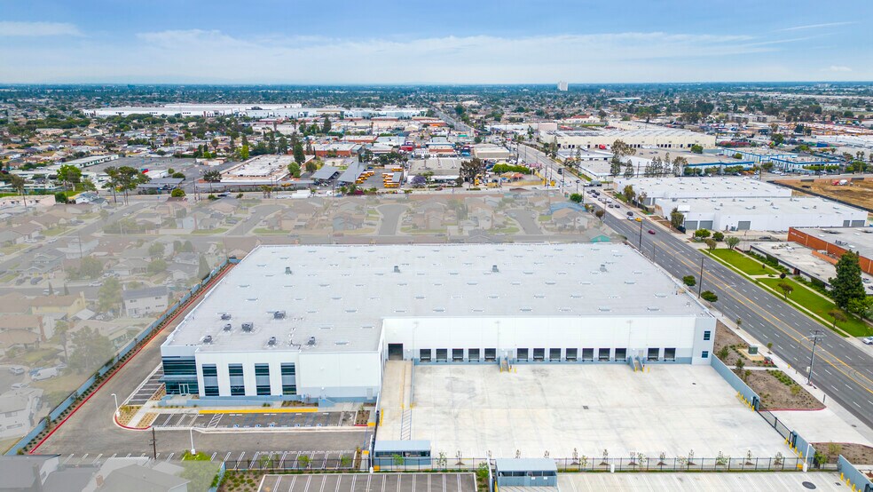 Primary Photo Of 159 E Rosecrans Ave, Los Angeles Manufacturing For Lease