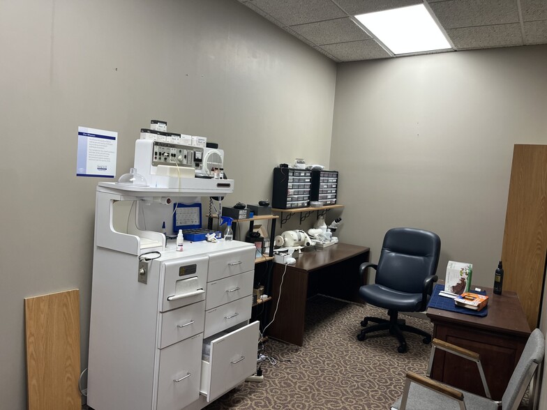 More Photos Of 130 S Washington St, Crawfordsville Office For Sale